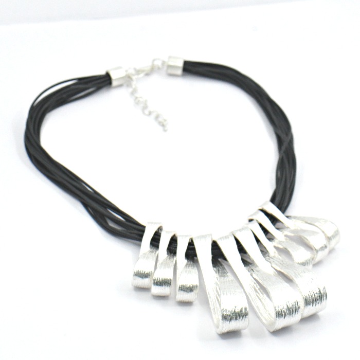 Колье 052351146