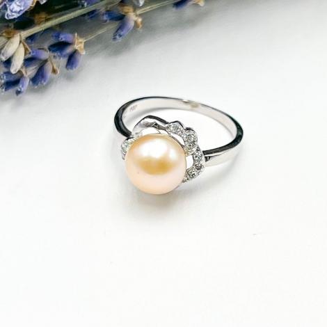 Кольцо, вставка: жемчуг (культ.), куб.цирконий, арт.:21qsibb00639o-19-99, SilverWings, рис. 1